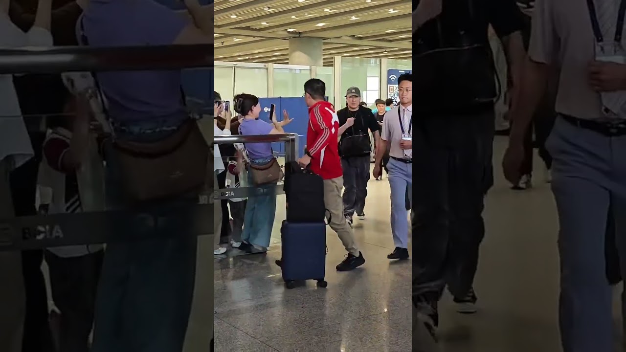 LAY ZHANG Beijing China Arrival (From San Francisco USA) | 张艺兴 2026Apr30 LAY ZHANG Beijing China Arrival (From San Francisco USA) | 张艺兴 2026Apr30