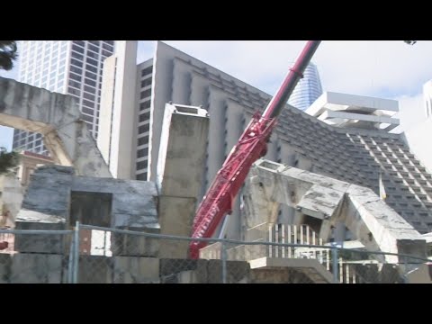 Dismantling of San Francisco’s Vaillancourt Fountain begins at Embarcadero Plaza Dismantling of San Francisco’s Vaillancourt Fountain begins at Embarcadero Plaza