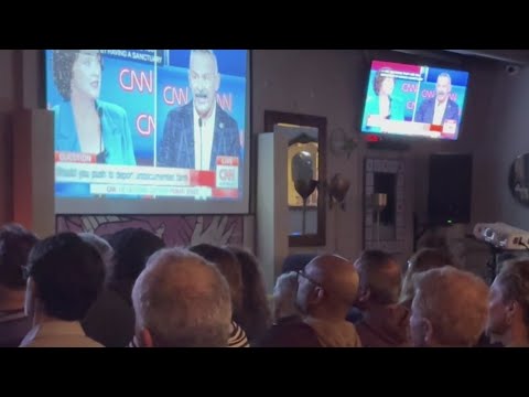 San Francisco residents gather at Manny’s for gubernatorial debate watch party San Francisco residents gather at Manny’s for gubernatorial debate watch party
