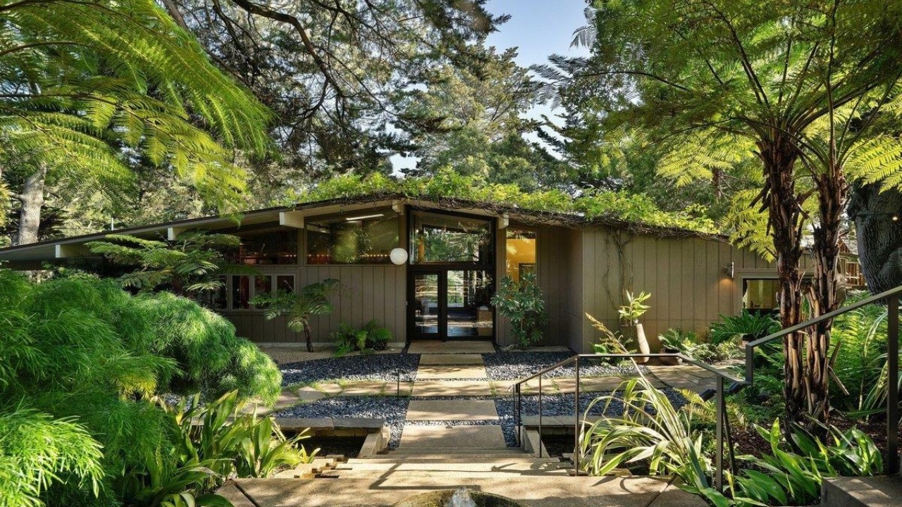 2871 Morley Dr, Oakland, CA 94611