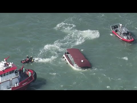 1 dead, 2 missing after boat sinks near Alcatraz in San Francisco Bay 1 dead, 2 missing after boat sinks near Alcatraz in San Francisco Bay