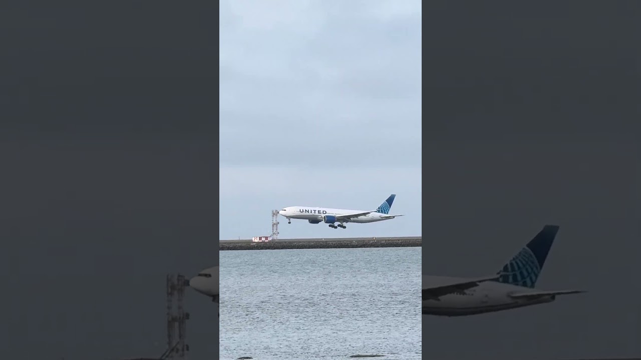 MASSIVE United Airlines 777 Landing at SFO #airplane #aviation #trending