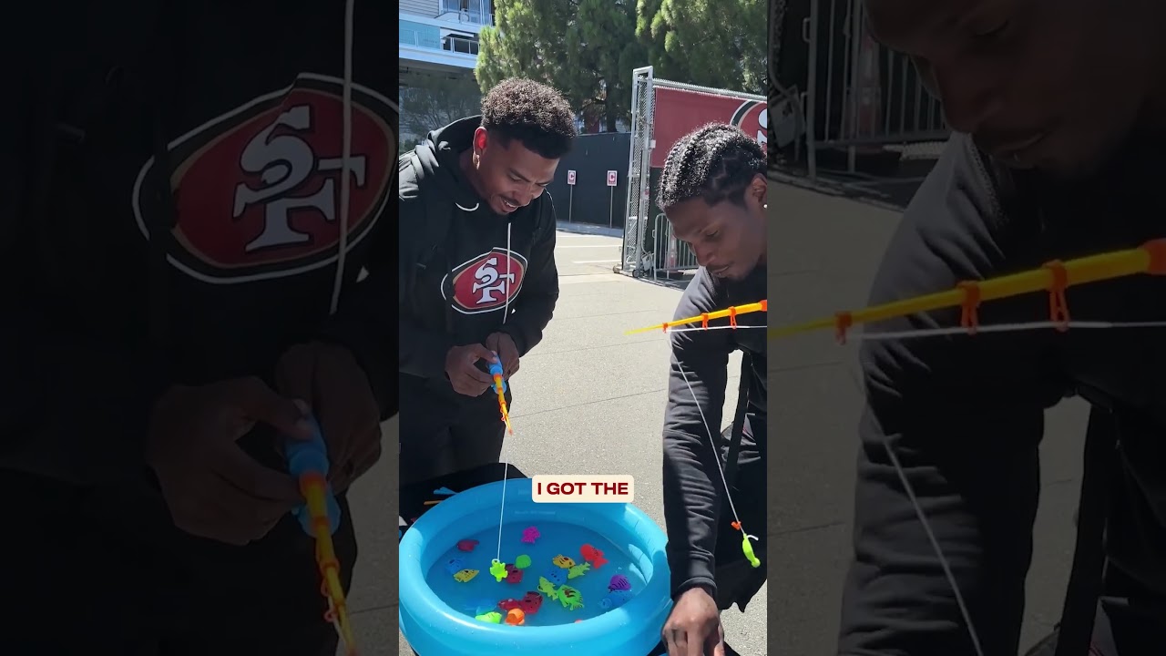 Reeling ’em in 🎣 #49ers #nfl
