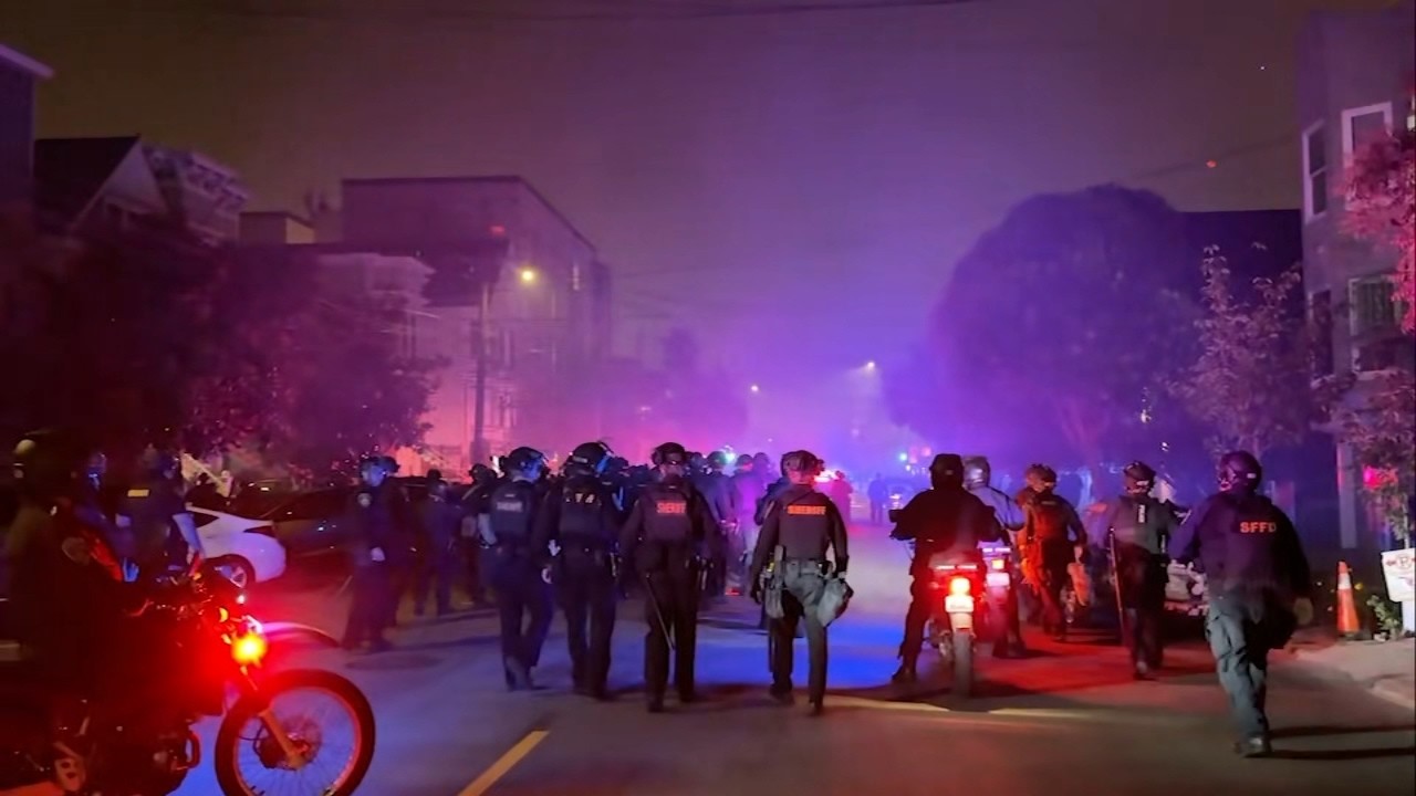 San Francisco police in riot gear crack down on 4th of July illegal fireworks shows San Francisco police in riot gear crack down on 4th of July illegal fireworks shows
