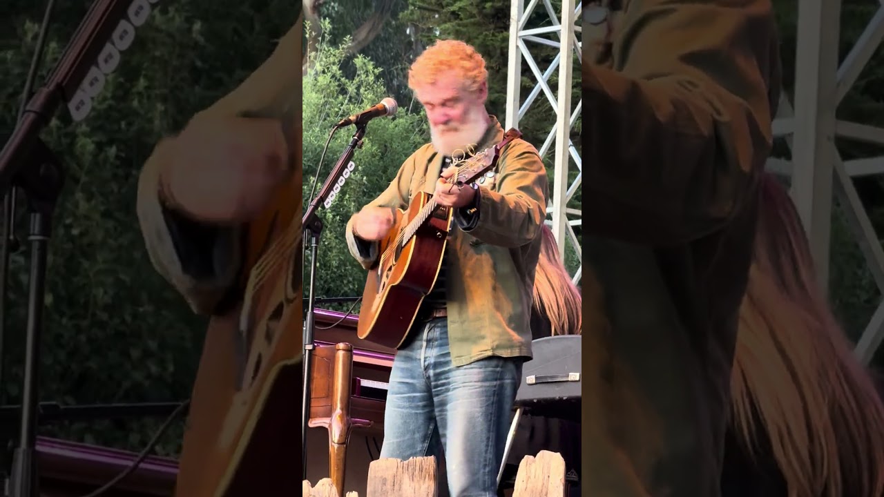Glen Hansard live in San Francisco. The Music Soup Live Concert Videos. #GlenHansard