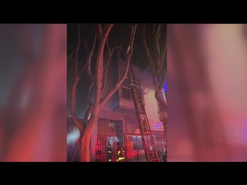 San Francisco firefighters rescue 18 in overnight apartment fire
