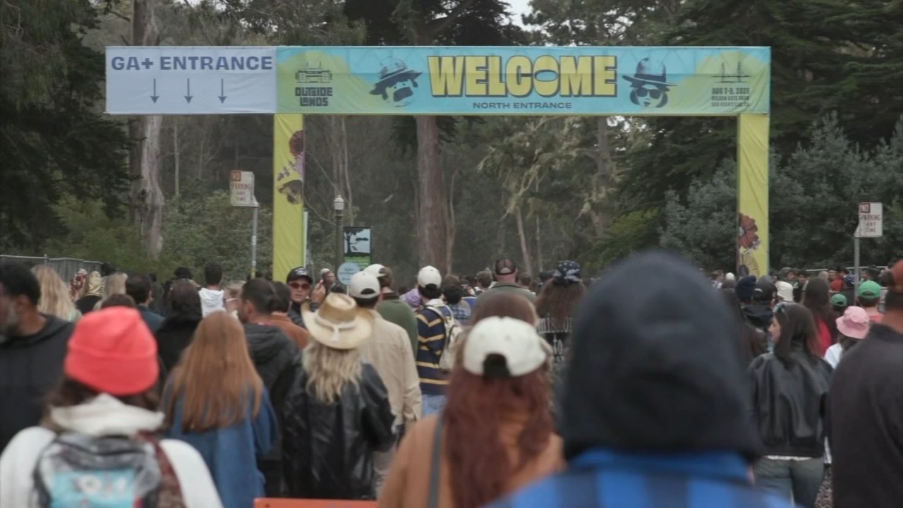 San Francisco’s Outside Lands draws thousands of festivalgoers; transit options put to the test San Francisco’s Outside Lands draws thousands of festivalgoers; transit options put to the test
